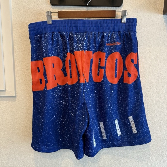 Mitchell & Ness Denver Broncos Shorts size XLarge NWT - Picture 8 of 9